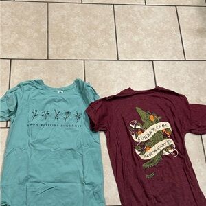 2 graphic tshirts women
